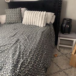 Full size bed