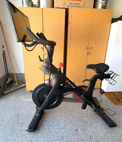 2020 Peloton Bike – Excellent Condition – $450 (Original Retail$2,245)