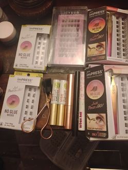 Lash lot! Several are the individual (build - your - own) lash clusters. Some are magnetic/ traditional glue strip style