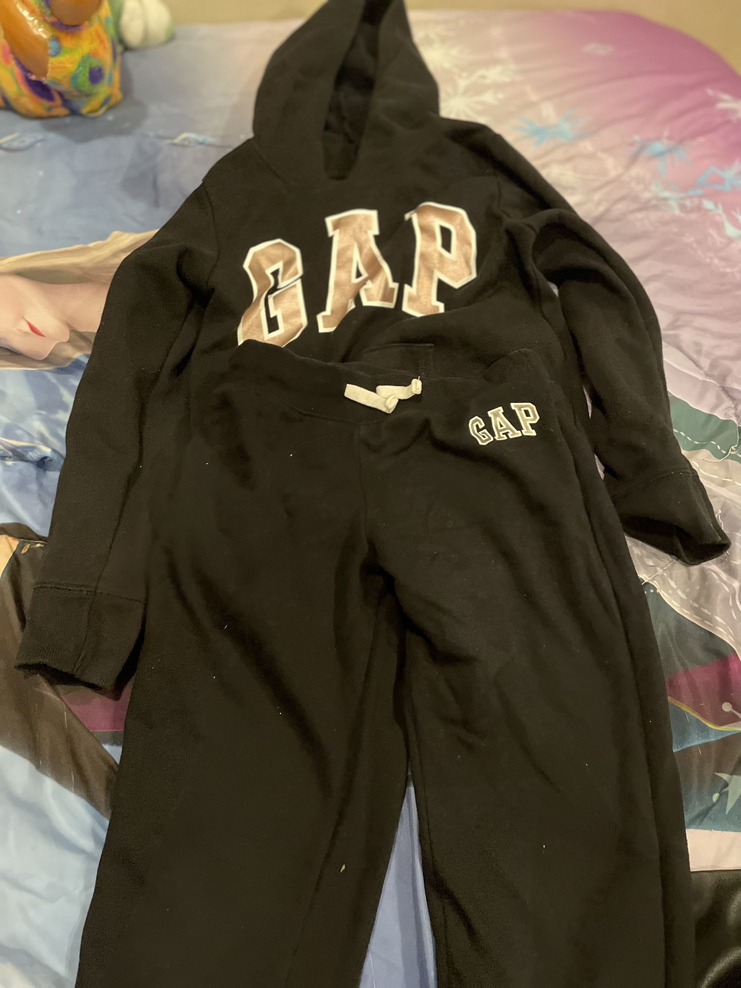 GAP Jogging Suit