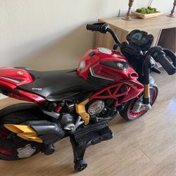 Toddler motorcycle with training wheel