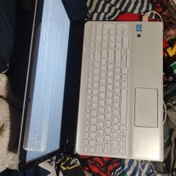 Sony VAIO E Series SVE15134CXW 15.5-Inch 2.5Ghz Core i3-3120M 6GB 750GB Webcam Seafoam White Windows 8