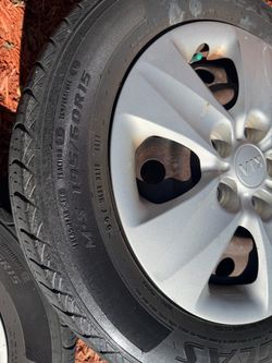 Kia 2015 stock rims n tires