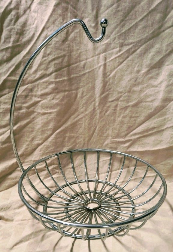 Wire Fruit Basket With Banana Hanger