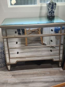 Mirrored dresser