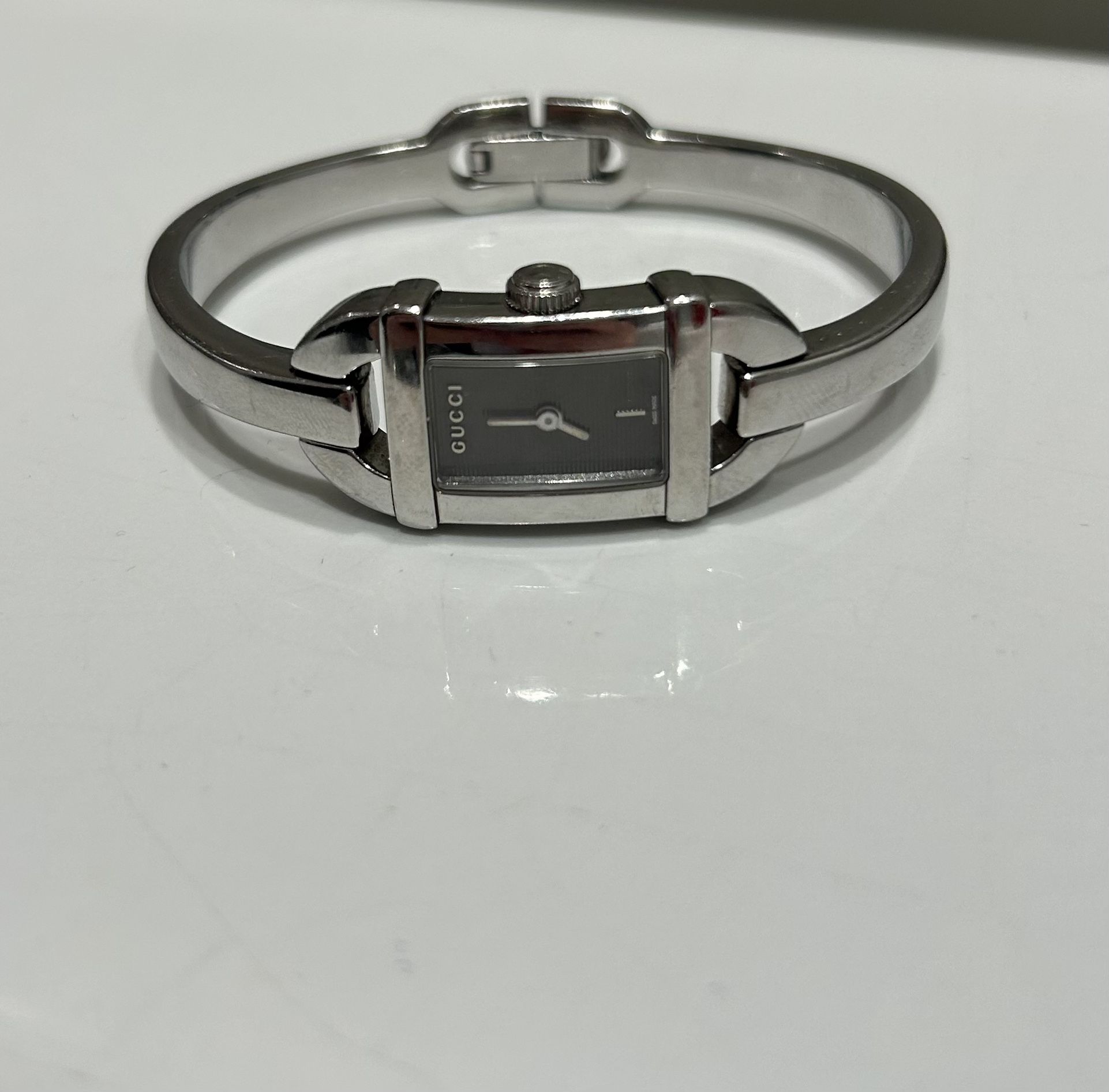 Authentic Gucci 6800L Series Silver Tone Stainless Steel Women's Watch