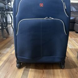 2- SWISSGEAR Spinner Luggages  Blue, Checked-Medium . 