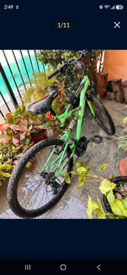 Huffy Rock Creek Bike. Bicycle  With Free Helmet  Free Lock And Free Extra Wheel