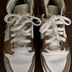 Nike Air Youth Size 5