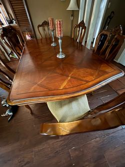ETHAN ALLEN DINING TABLE