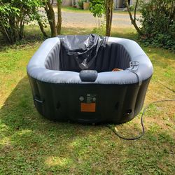 Portable 2-4 Person Hot Tub
