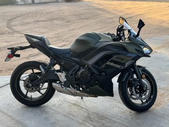 Kawasaki Ninja 650 | 170 Miles | Discontinued Color