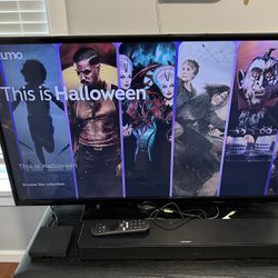 40in Insignia Tv with sound bar and Xumo Streaming device