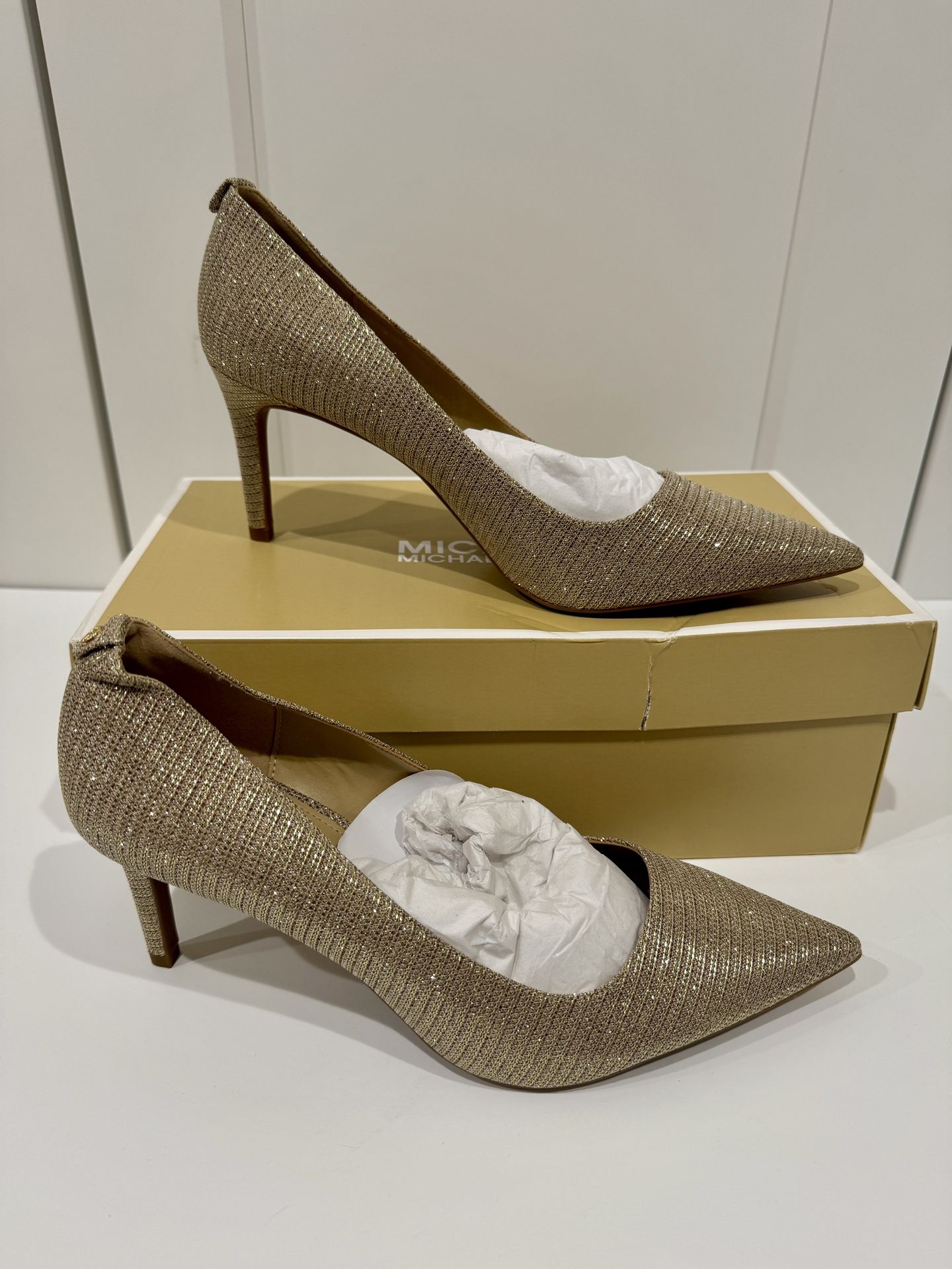 NIB Michael Kors Alina Pale Gold Flex Pump, Size 9.5