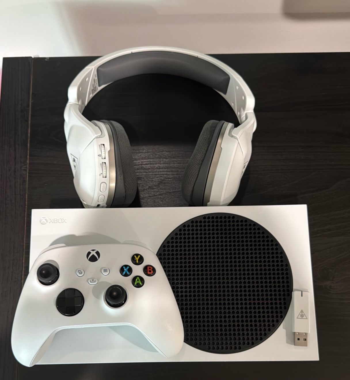 Xbox series S w Remote & Turtle Beach headphones
