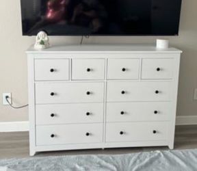 Dresser PICK UP TODAY