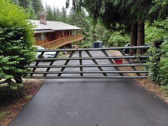 Automatic Gate 18 Ft. Everything included.