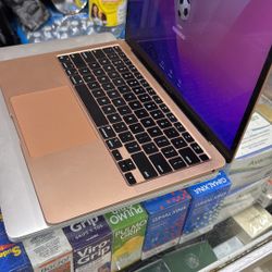 2020. Macbook Air. 13 Inch.  M1. Chip. 