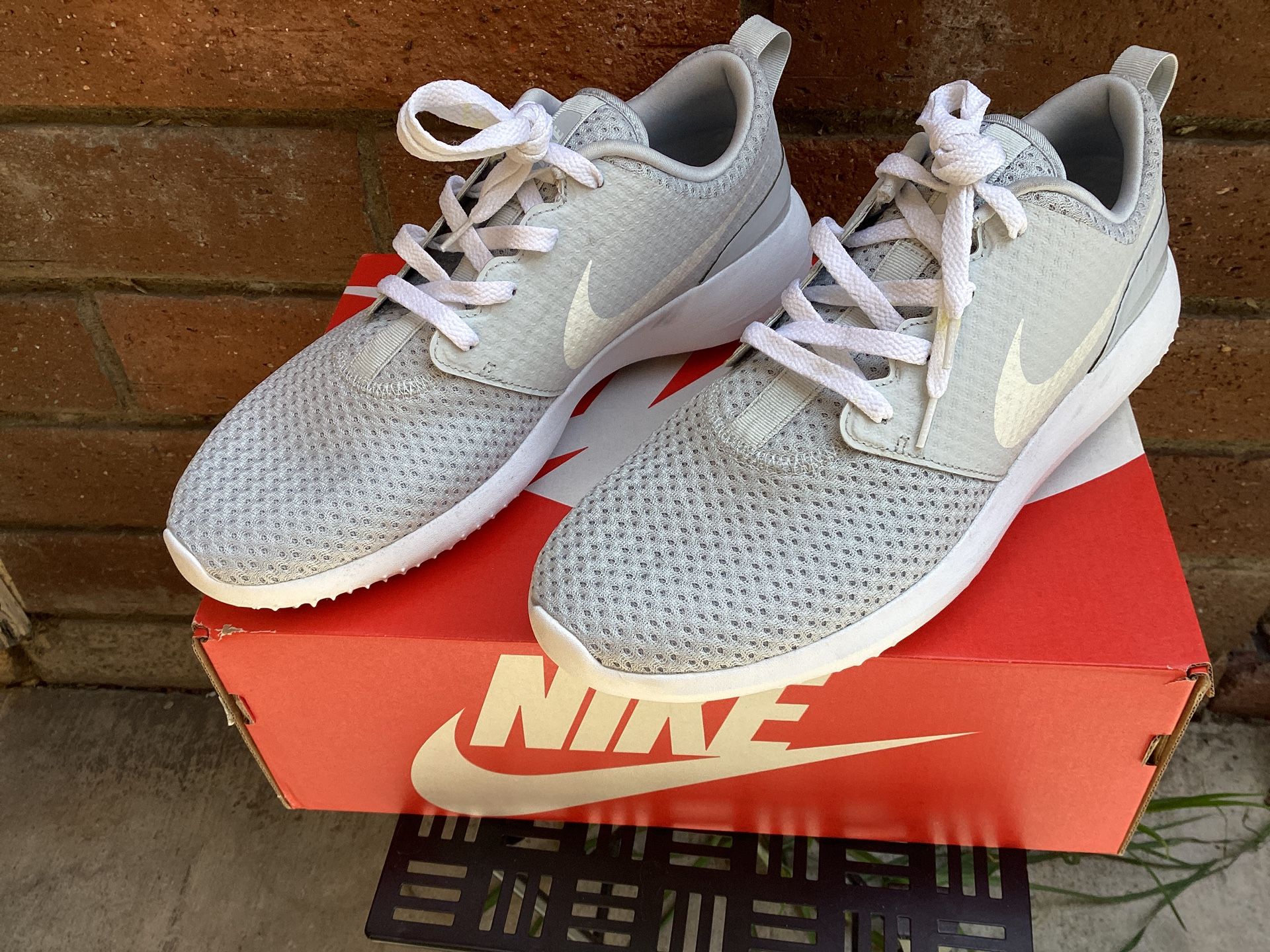 Nike Roshe Size 10 New