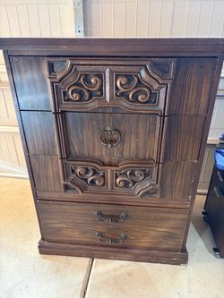 Dresser wood