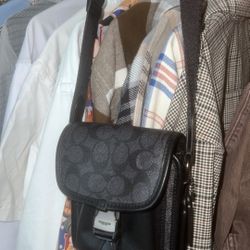 Men Designer Bag for Sale in Chula Vista, CA - OfferUp