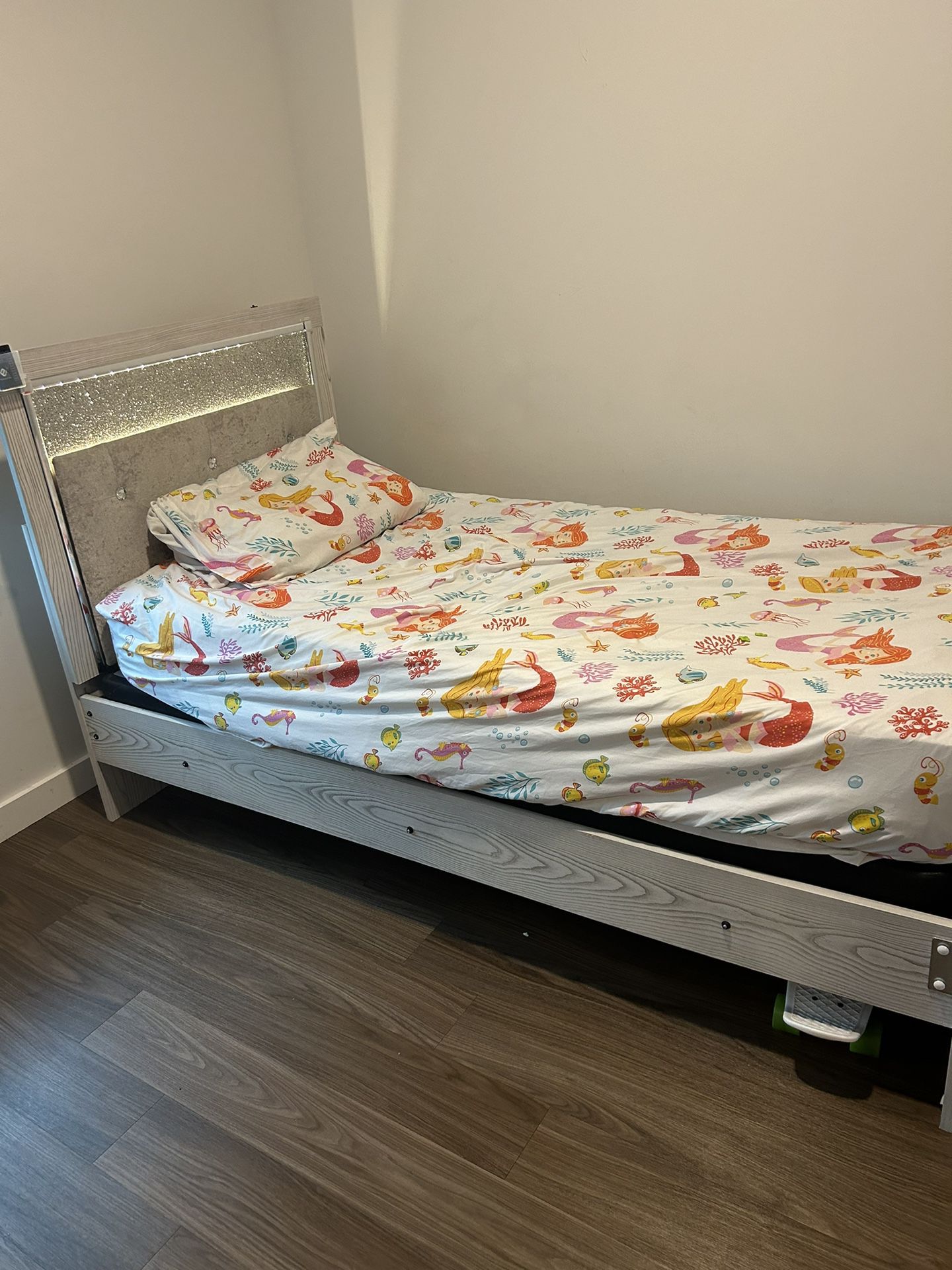 Twin Size Bed+ Bed Frame For Sale