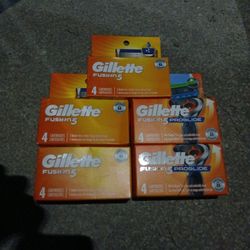 5 Packs Of  Gillette Fusion/4 Refill Razors Each pack For A Total Of 16 Razors