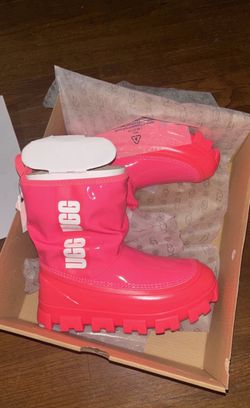 Women’s Shoe Size 6 Ugg Brellah Mini Boots