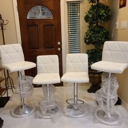 4 white bar stools Brand New 