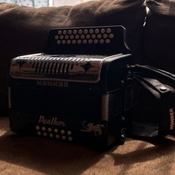 HOHNER PANTHER ACCORDION