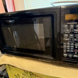 GE Microwave, Used, Works Perfectly, Color Black