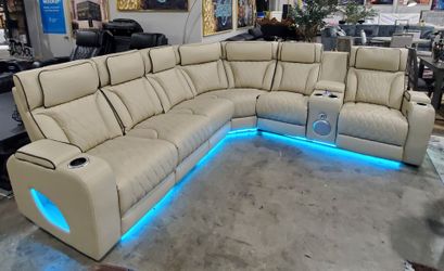 BIG SECTIONAL  RECLINER