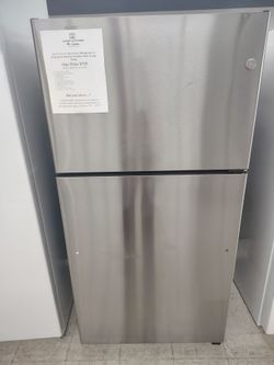 $719 GE 21.9 cu. ft. Top Freezer Refrigerator