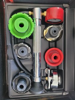 Snap-on SLTS272A Cooling System Pressure Test Set.