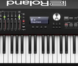 Roland RD 2000 like NEW with BOX, PEDAL
