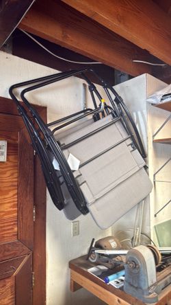 Portable lounging chairs