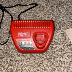 Milwaukee 12v charger