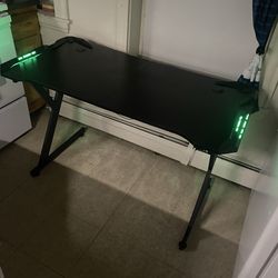 47 inch Gaming desk with led Rgb lighting