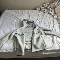 Nike Tech Grey Large