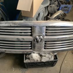 2013-2018 DODGE RAM 1500 ChROME GRILL OEM