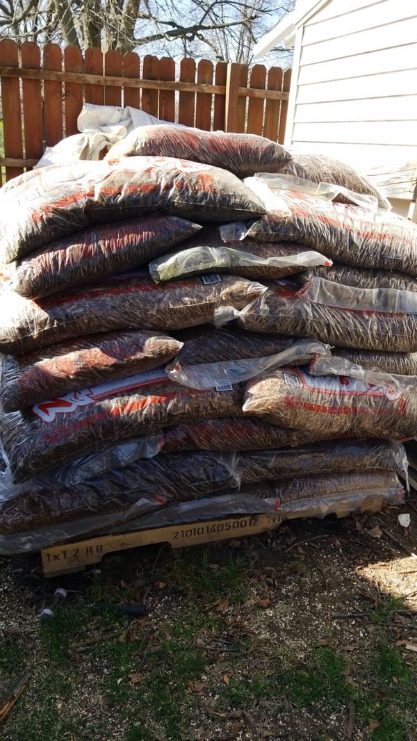 Mulch y chimenea for Sale in West Des Moines, IA - OfferUp