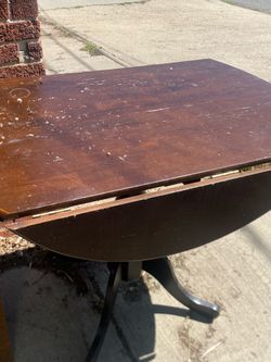 Cute table with folding leaves