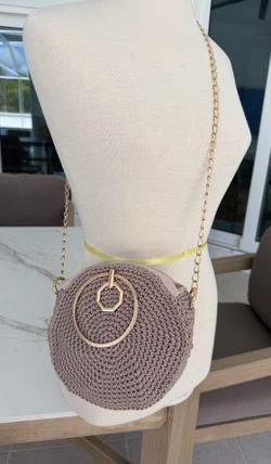 Unique crochet beige Handmade Bag purse with Chain Strap  In great condition Approx 8” x 8”