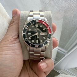 Seiko SKX031 7S26-0050 Pepsi Bezel. 