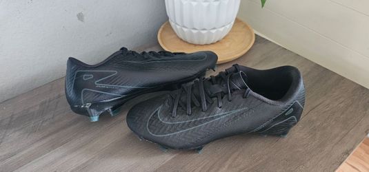 Kids soccer shoes