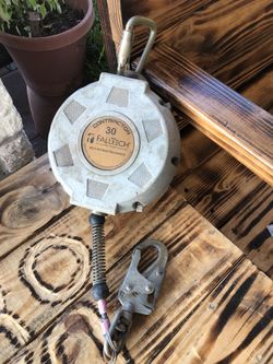 Retracting Device