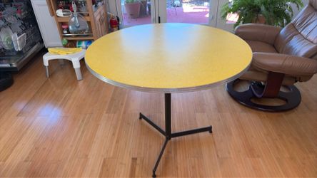 36 Inch dia Dining Table