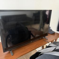 32” lG Smart TV