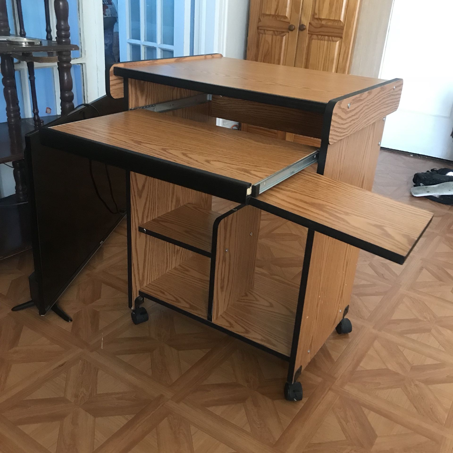 Small compact desk