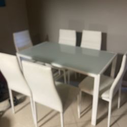 Dinning Table 